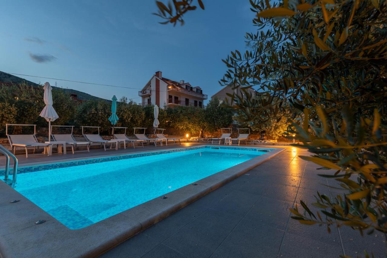Apartmani Ville Vengo Trogir Exteriör bild