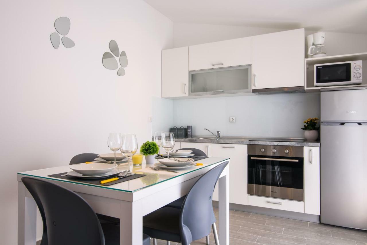 Apartmani Ville Vengo Trogir Exteriör bild
