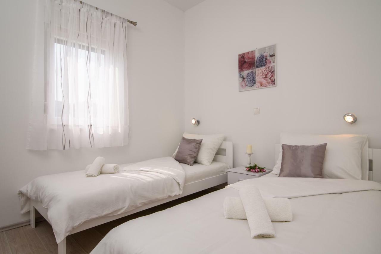 Apartmani Ville Vengo Trogir Exteriör bild