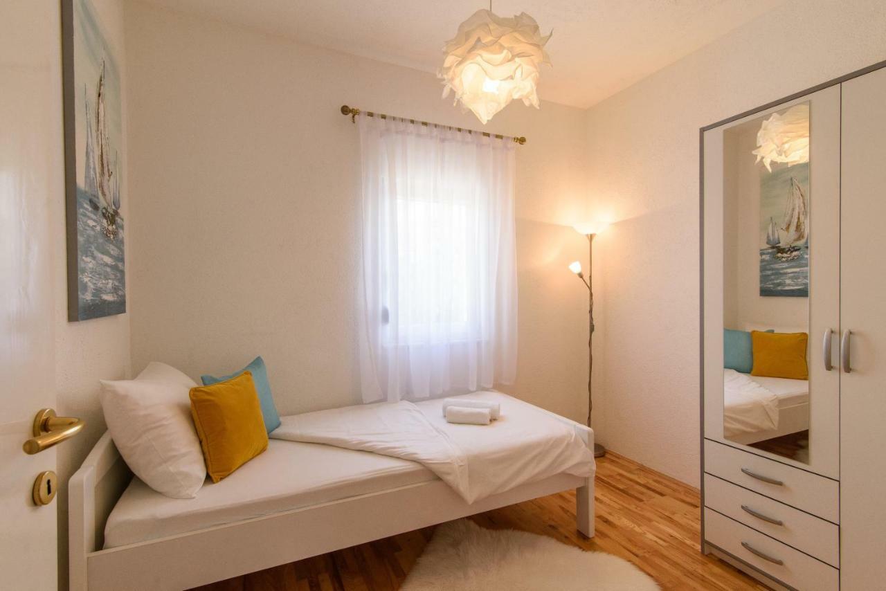 Apartmani Ville Vengo Trogir Exteriör bild